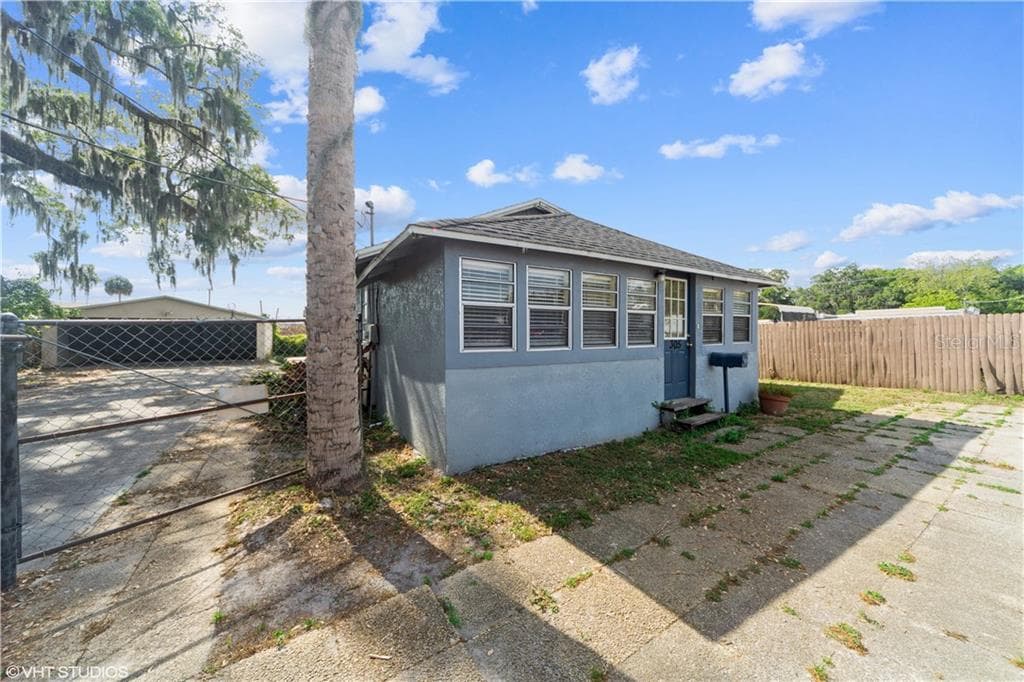 305 N PENNSYLVANIA AVENUE PLANT CITY, FL 33563