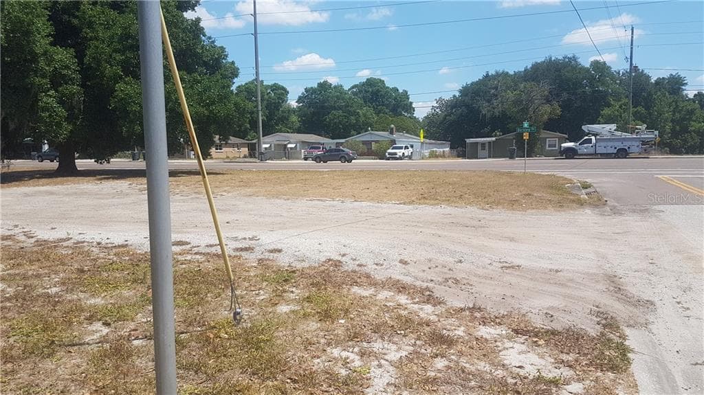 102 KIM STREET AUBURNDALE, FL 33823