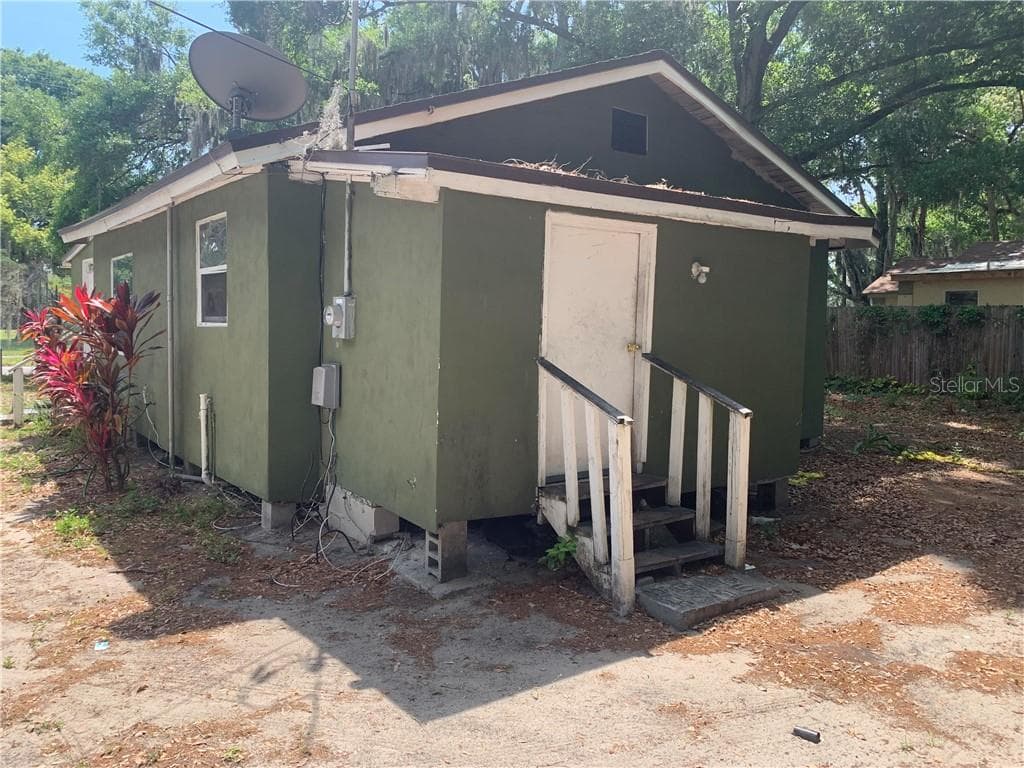 1708 E OSBORNE AVENUE TAMPA, FL 33610