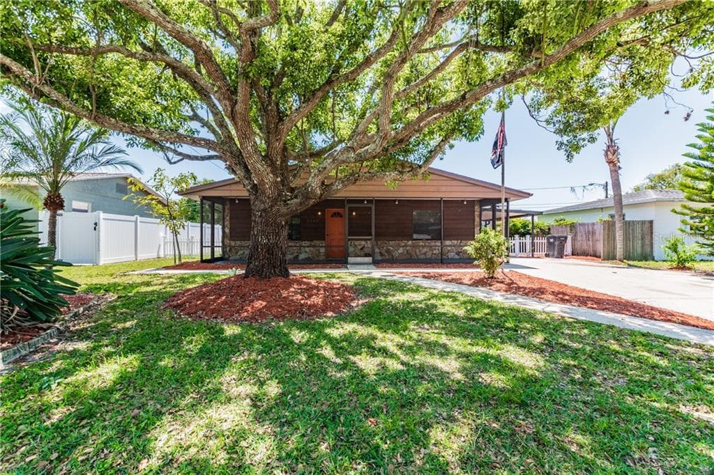 2562 57TH AVENUE N ST PETERSBURG, FL 33714