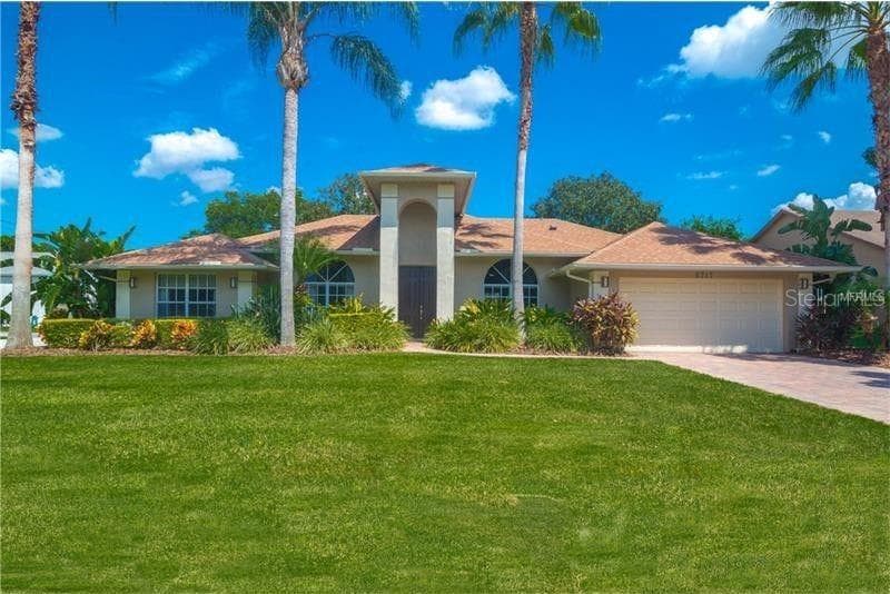 5717 BAY SIDE DRIVE ORLANDO, FL 32819
