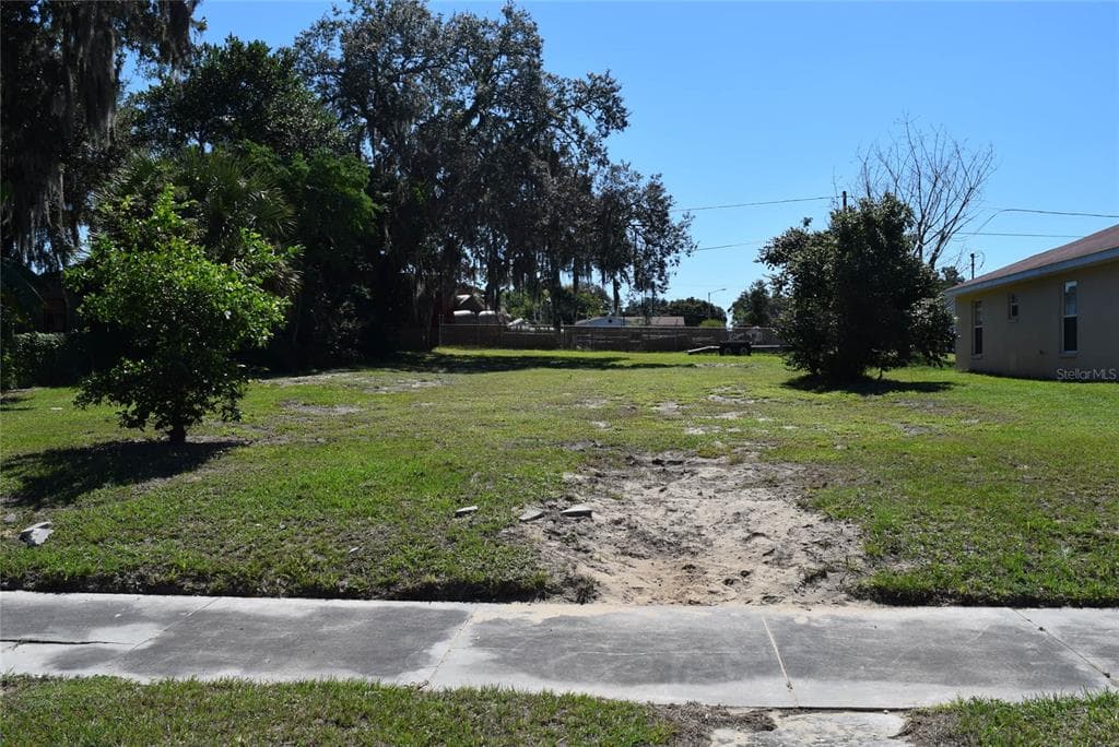 312 E MERRILL AVENUE DUNDEE, FL 33838