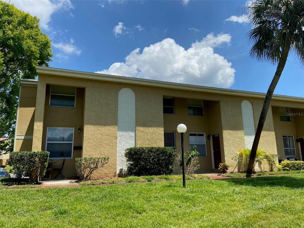 4217 LA SORRENTO COURT TAMPA, FL 33611