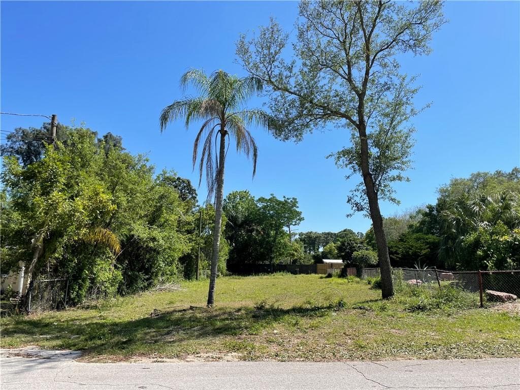 122 HIGHLAND ROAD TARPON SPRINGS, FL 34689