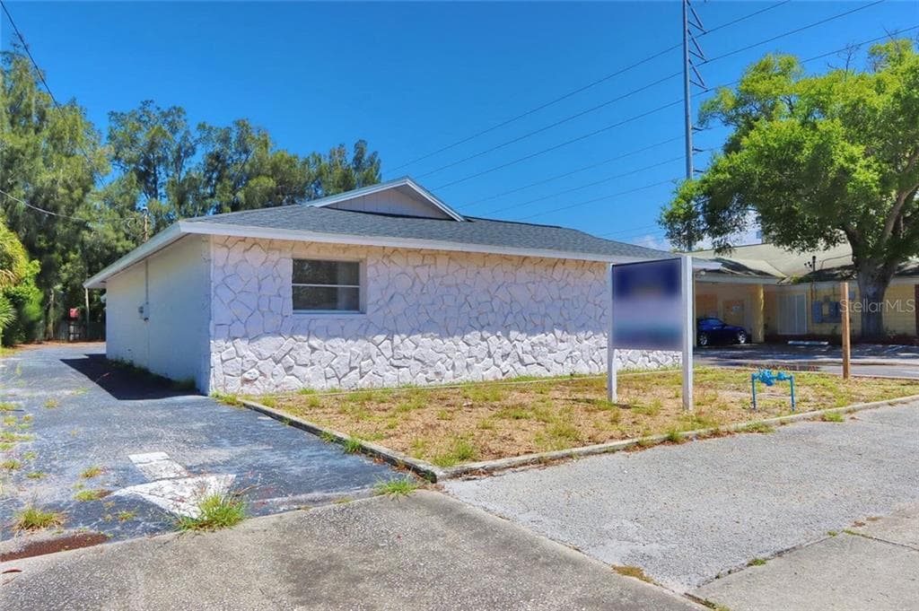 1010 DRUID ROAD E CLEARWATER, FL 33756