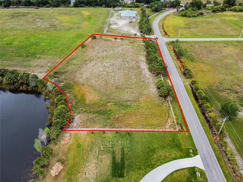 3135 GULF CITY ROAD RUSKIN, FL 33570