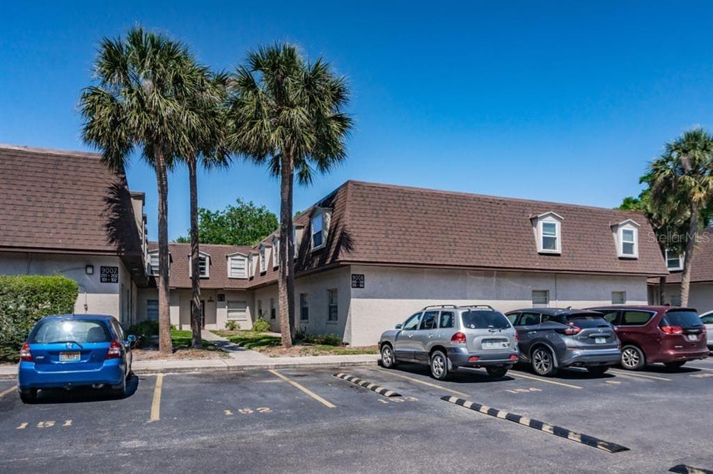 9008 TUDOR DRIVE UNIT K206 TAMPA, FL 33615