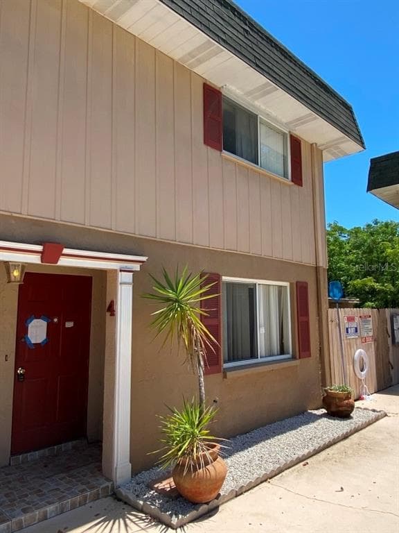 300 6TH STREET N UNIT E4 SAFETY HARBOR, FL 34695