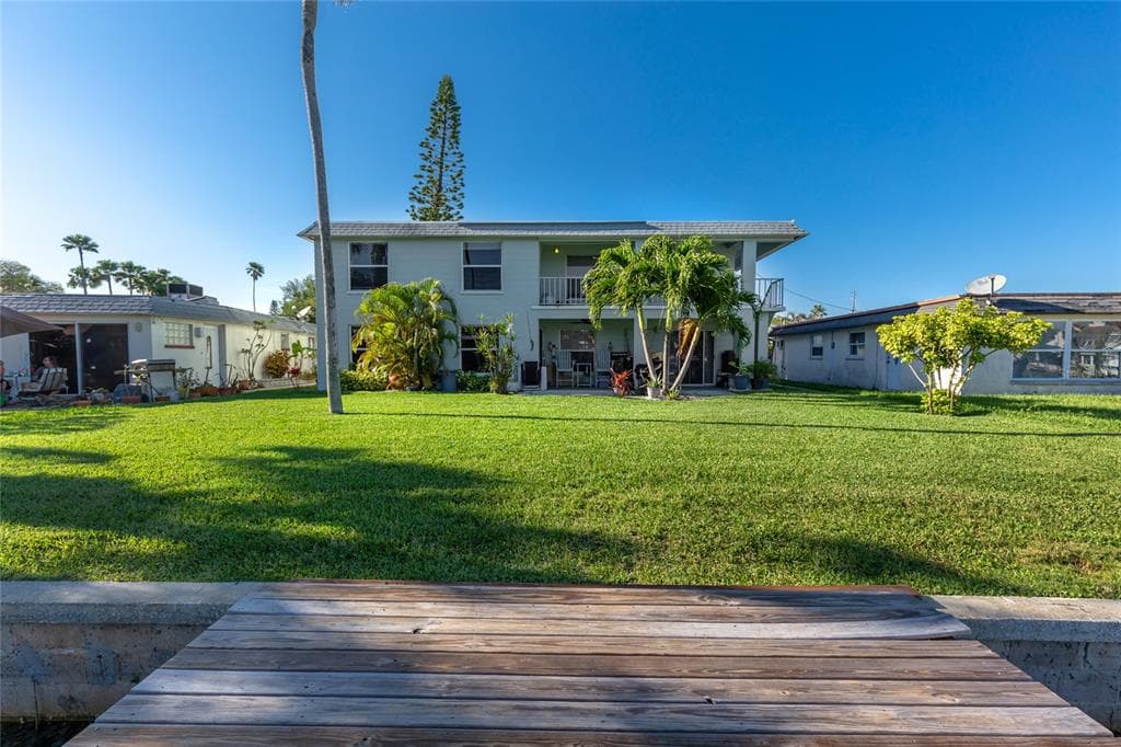 117 140TH AVENUE E MADEIRA BEACH, FL 33708