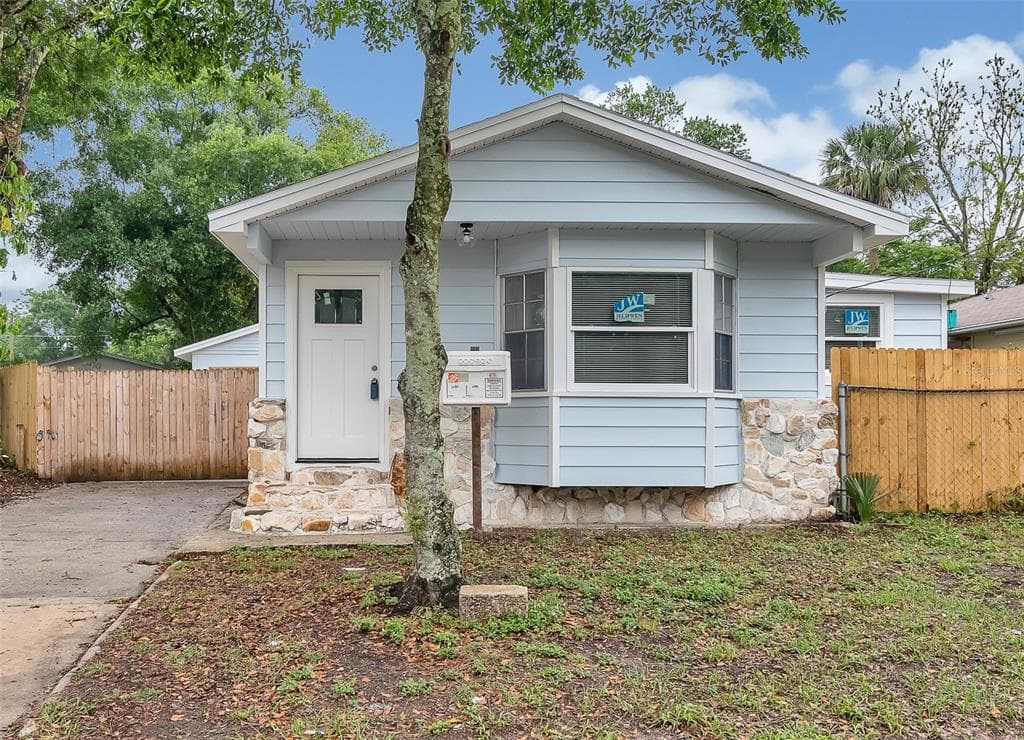 9510 N BROOKS STREET TAMPA, FL 33612