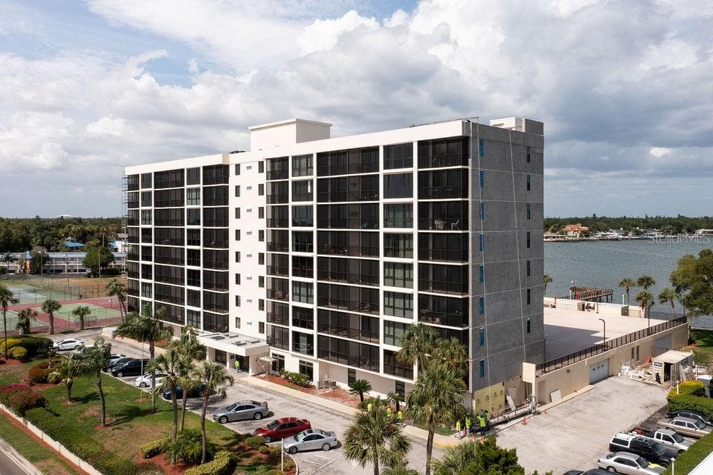 7100 SUNSHINE SKYWAY LANE S UNIT 802 ST PETERSBURG, FL 33711