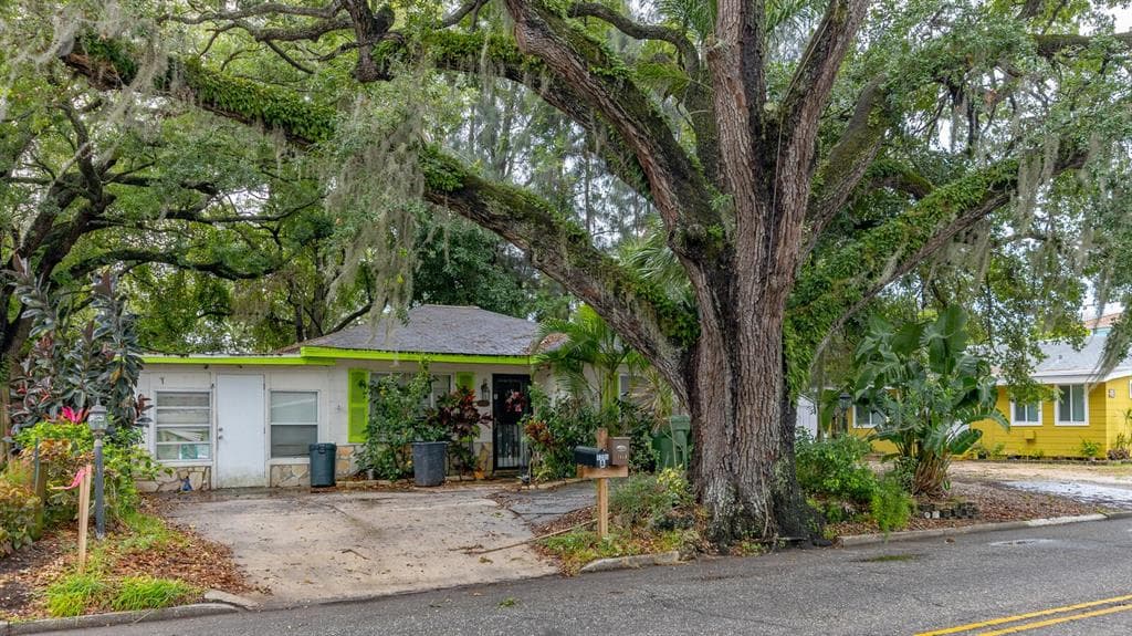 1205 17TH AVENUE W BRADENTON, FL 34205
