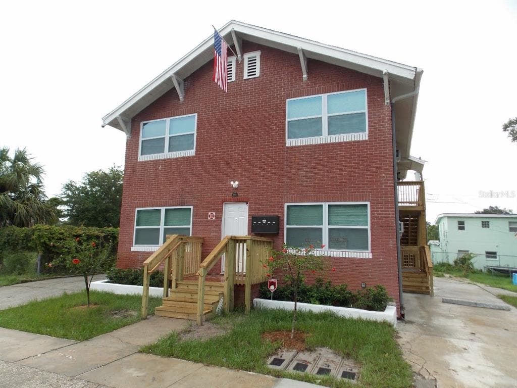 1761 19TH STREET S ST PETERSBURG, FL 33712