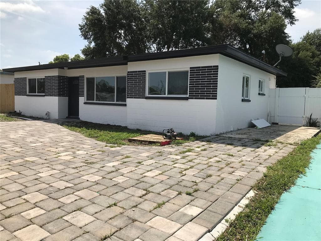 8780 94TH AVENUE SEMINOLE, FL 33777