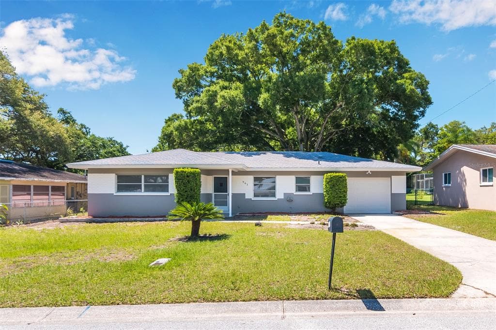 961 LYNDHURST STREET DUNEDIN, FL 34698