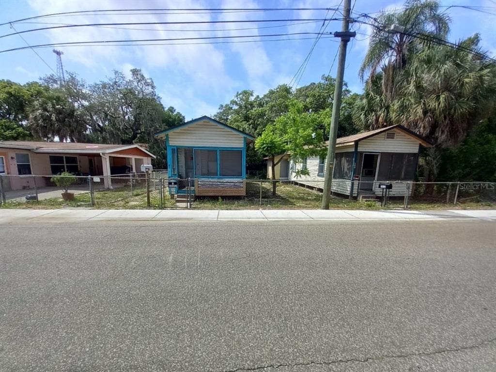 314 E HARRISON STREET TARPON SPRINGS, FL 34689