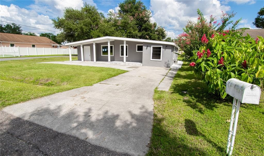8213 N THATCHER AVENUE TAMPA, FL 33614