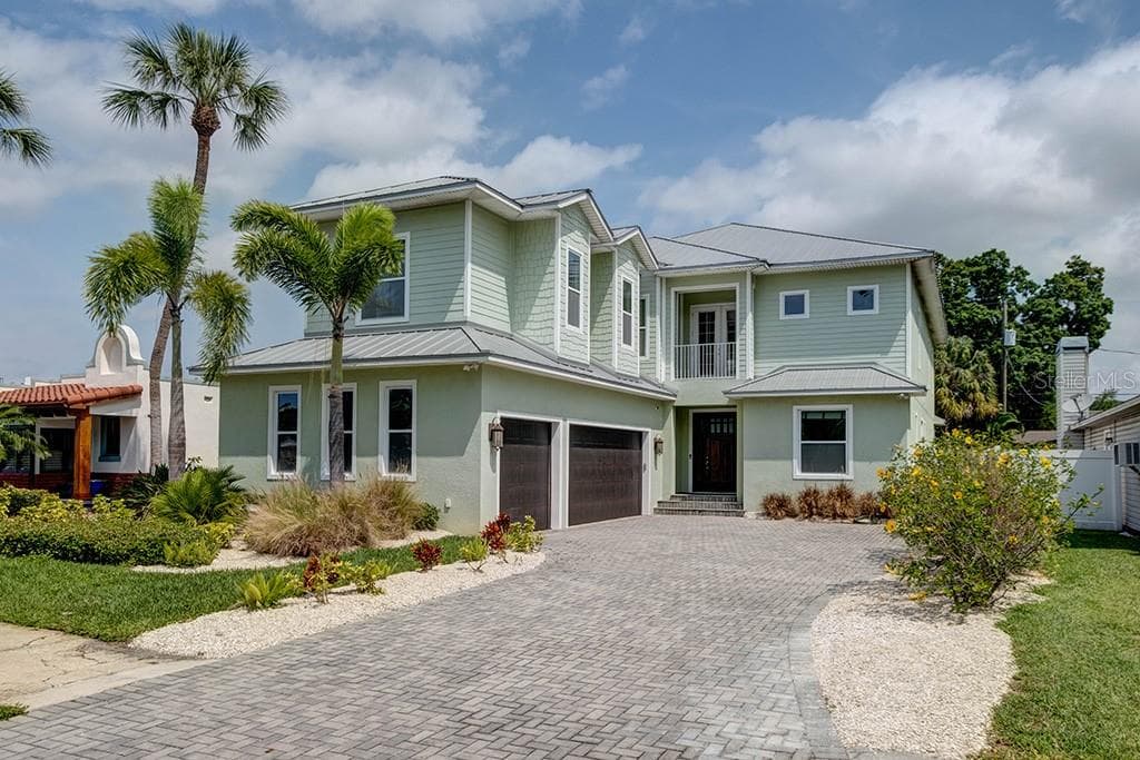 3711 W CLEVELAND STREET TAMPA, FL 33609
