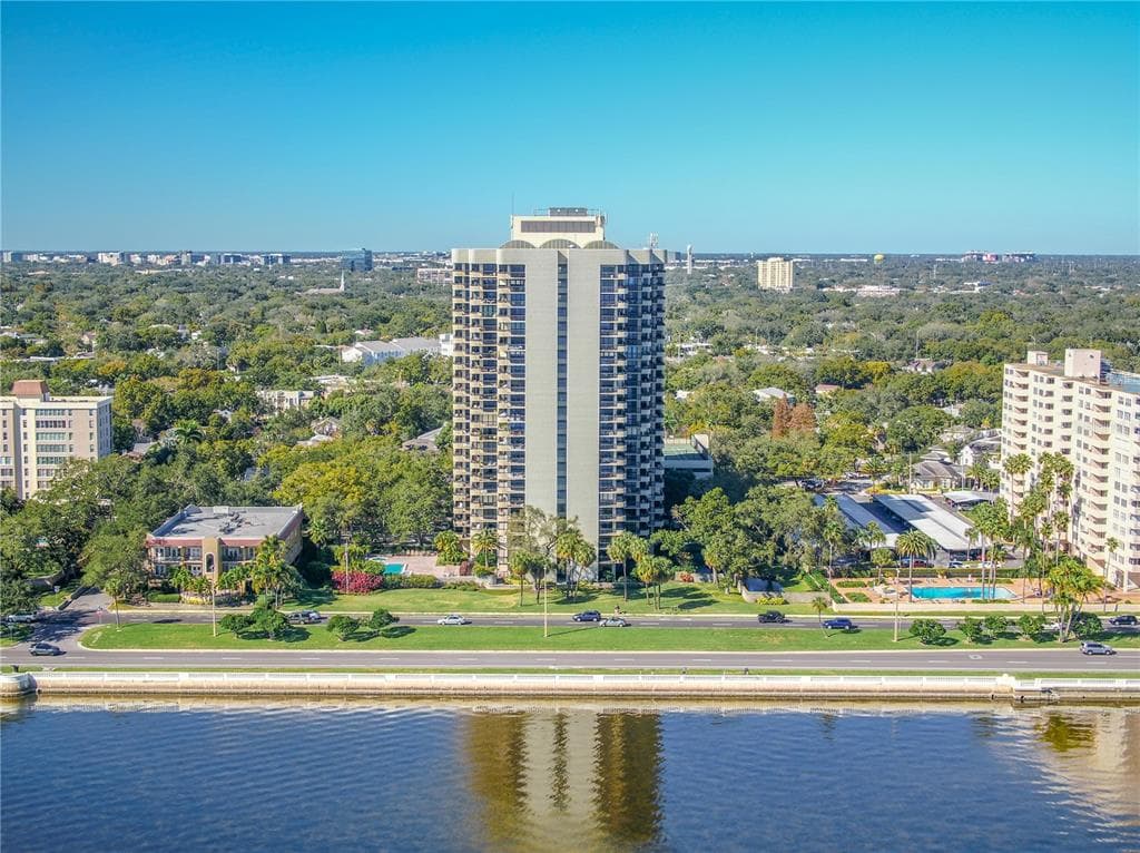 2413 BAYSHORE BOULEVARD UNIT 2302 & 2304 TAMPA, FL 33629