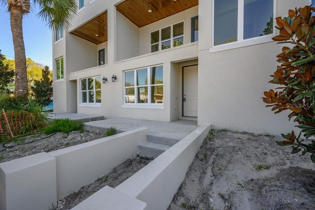 4915 N NEBRASKA AVENUE TAMPA, FL 33603