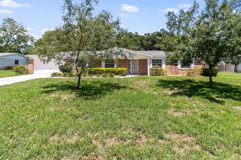 2105 RAMBLEWOOD LANE BRANDON, FL 33510