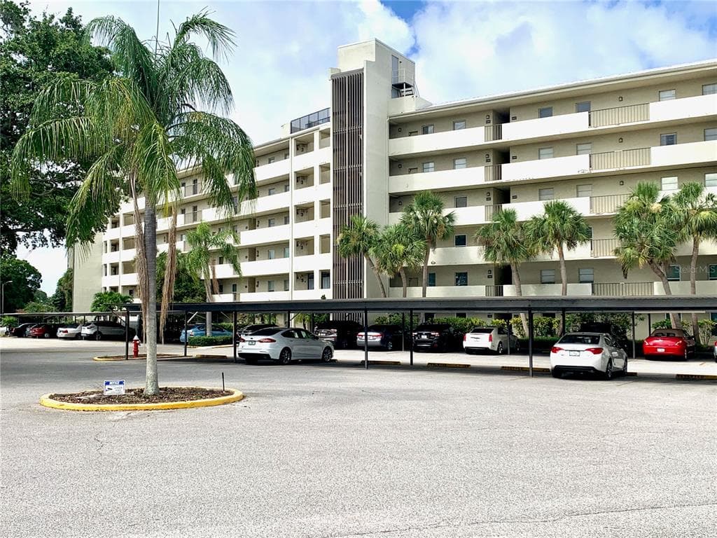 225 COUNTRY CLUB DRIVE UNIT 1607 Bld F LARGO, FL 33771