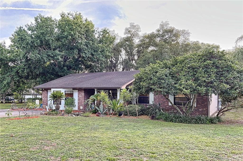 1160 CEPHIA STREET LAKE WALES, FL 33853