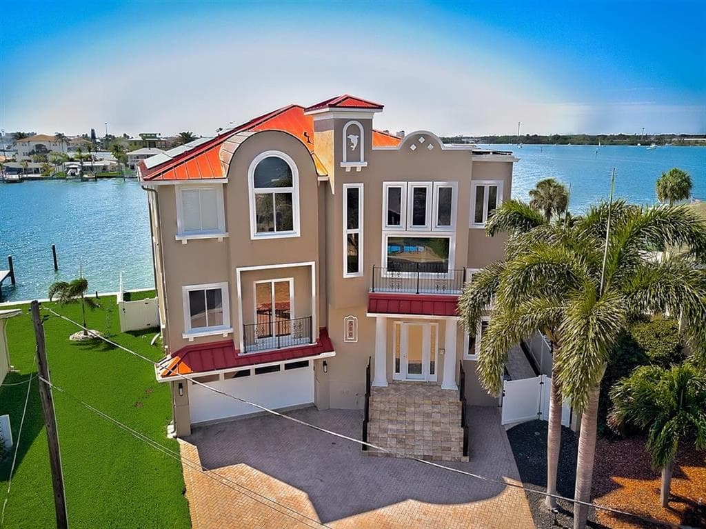 580 JOHNS PASS AVENUE MADEIRA BEACH, FL 33708