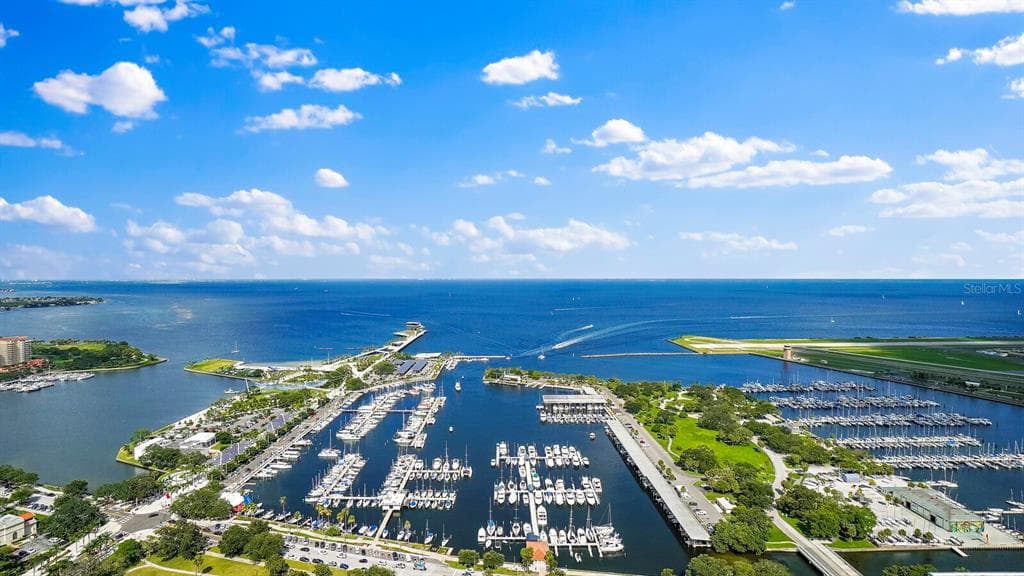 100 1ST AVENUE N UNIT 4202 ST PETERSBURG, FL 33701