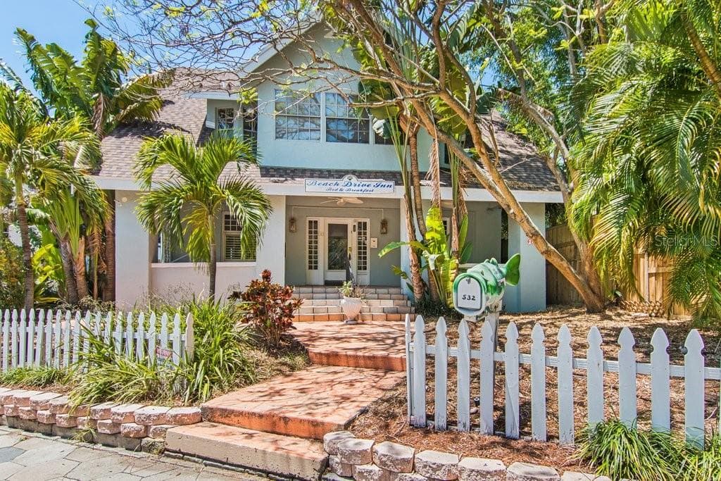 532 BEACH DRIVE NE ST PETERSBURG, FL 33701