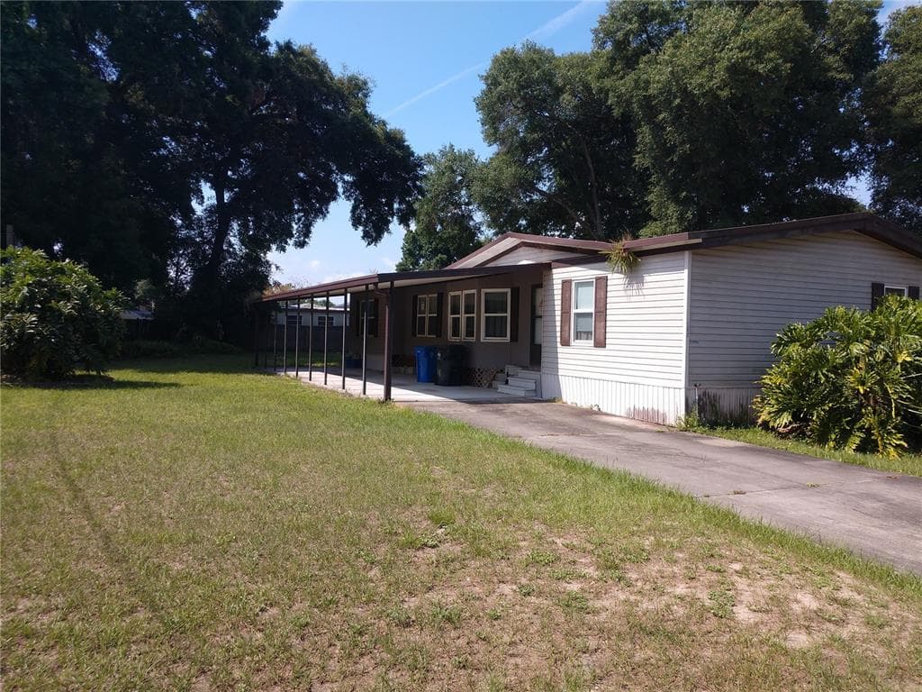 102 W TENNESSEE AVENUE SEFFNER, FL 33584