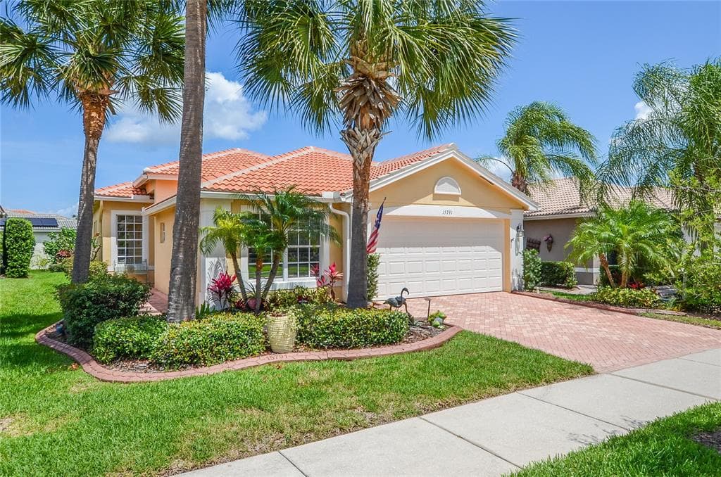 15791 CRYSTAL WATERS DRIVE WIMAUMA, FL 33598
