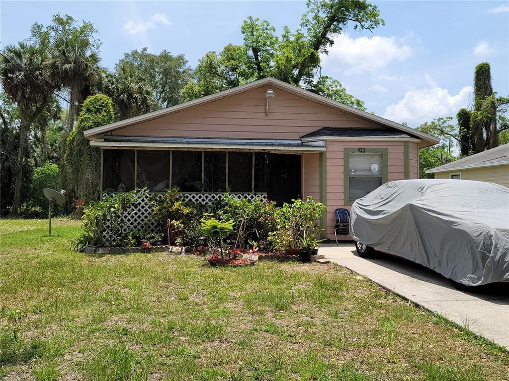 927 W 11TH STREET SANFORD, FL 32771