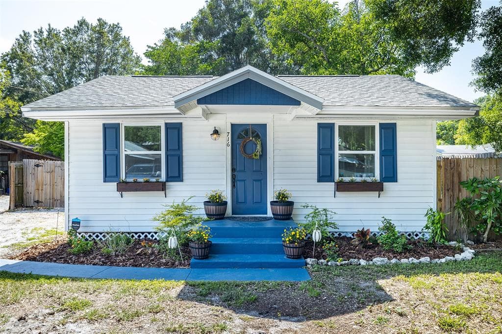 716 35TH STREET W BRADENTON, FL 34205