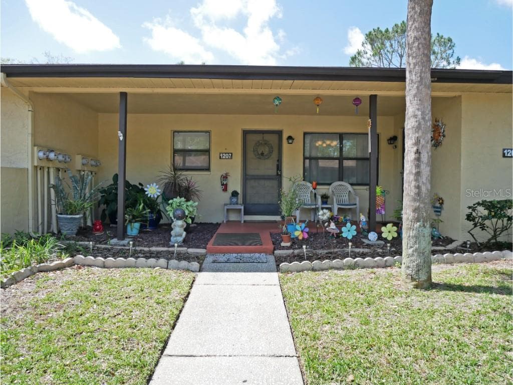 1207 9TH CIRCLE SE UNIT 214 LARGO, FL 33771