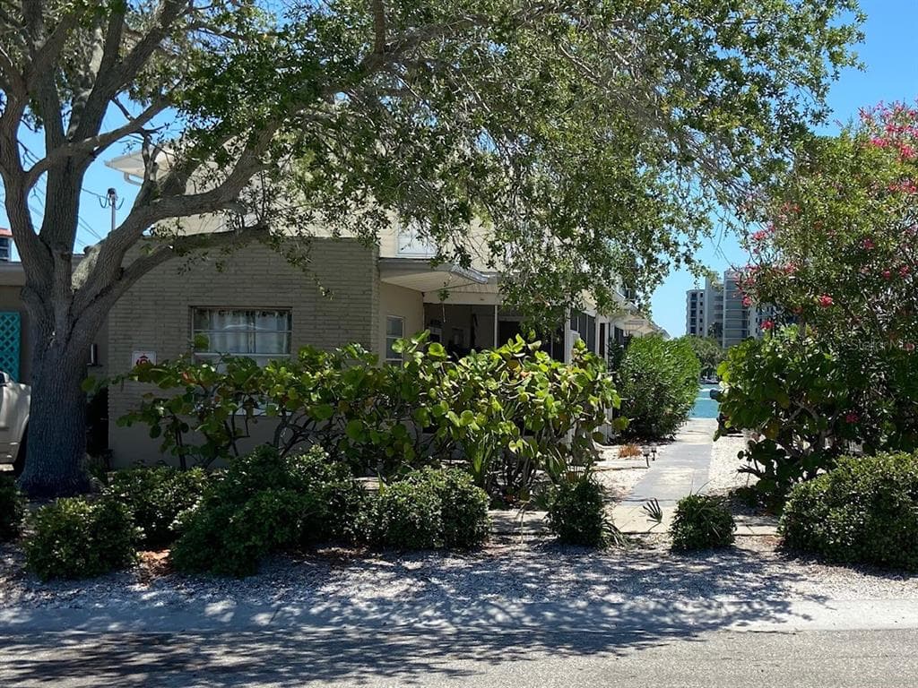693 BAY ESPLANADE