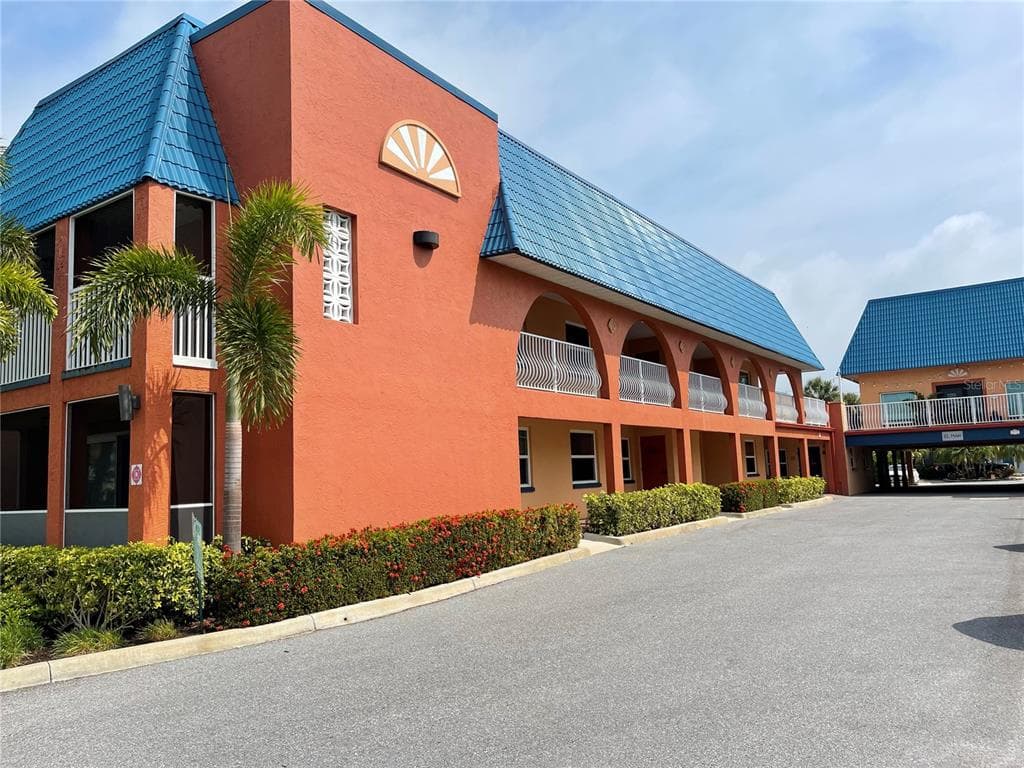 17035 GULF BOULEVARD UNIT 215 NORTH REDINGTON BEACH, FL 33708
