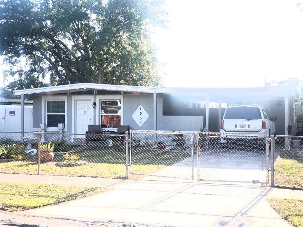 1335 WAIKIKI WAY TAMPA, FL 33619