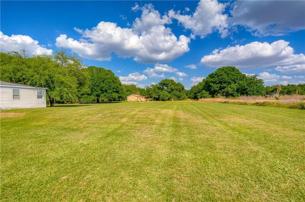1635 WELCOME ROAD LITHIA, FL 33547
