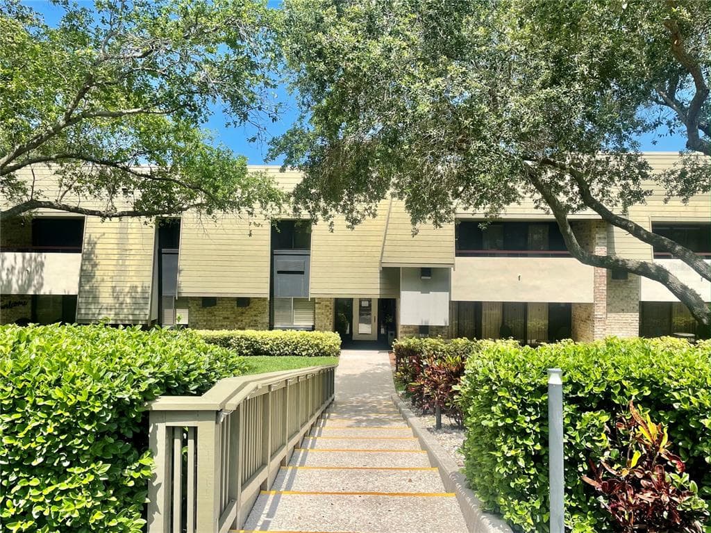 36750 US HIGHWAY 19 N UNIT 16-211 PALM HARBOR, FL 34684