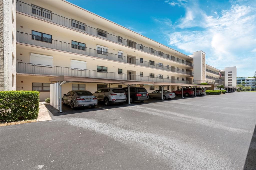 5920 80TH STREET N UNIT 208 ST PETERSBURG, FL 33709