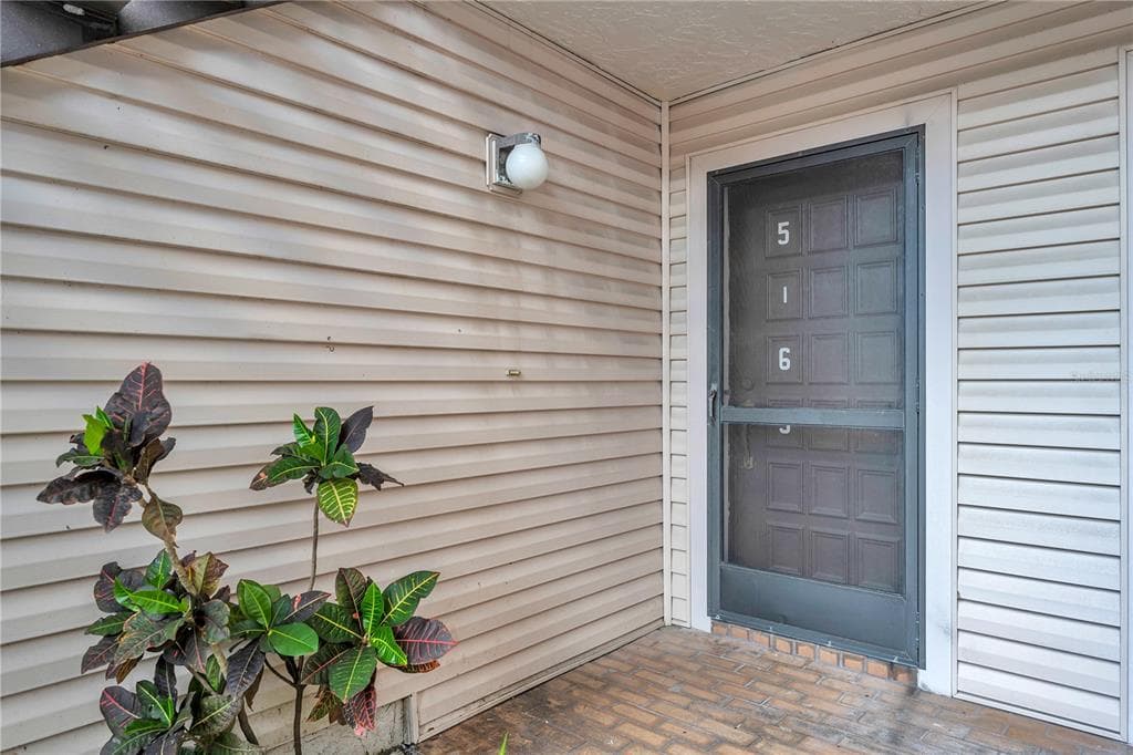 5169 PURITAN CIRCLE UNIT 5169 TAMPA, FL 33617