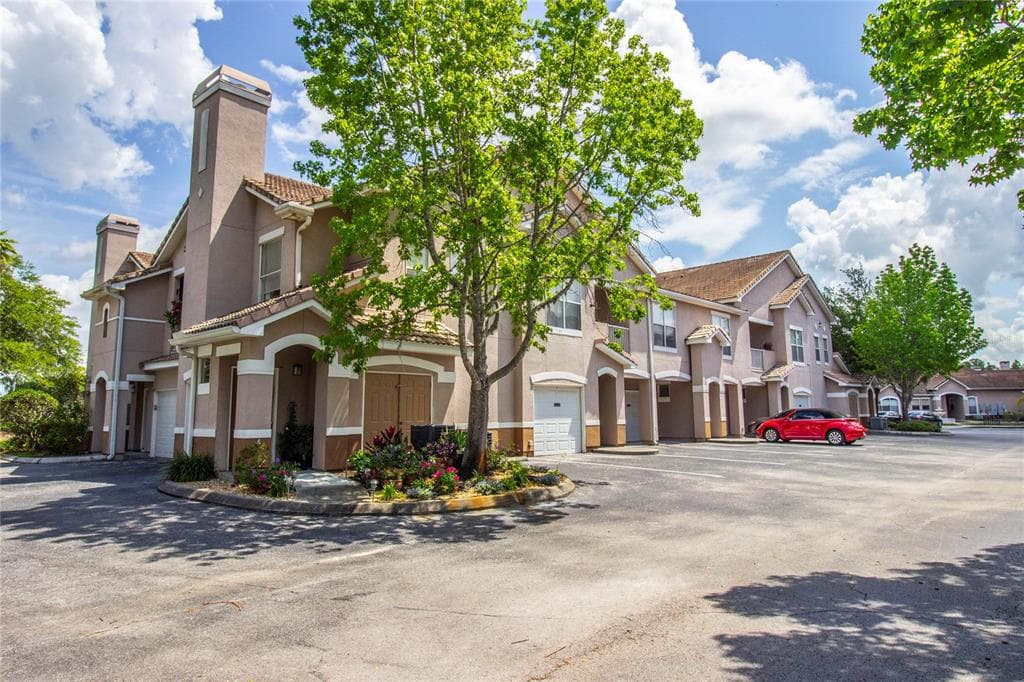 18030 VILLA CREEK DRIVE UNIT 18030 TAMPA, FL 33647