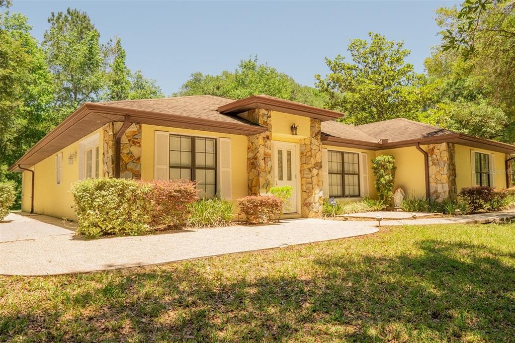 9 SADDLE DRIVE OCALA, FL 34482