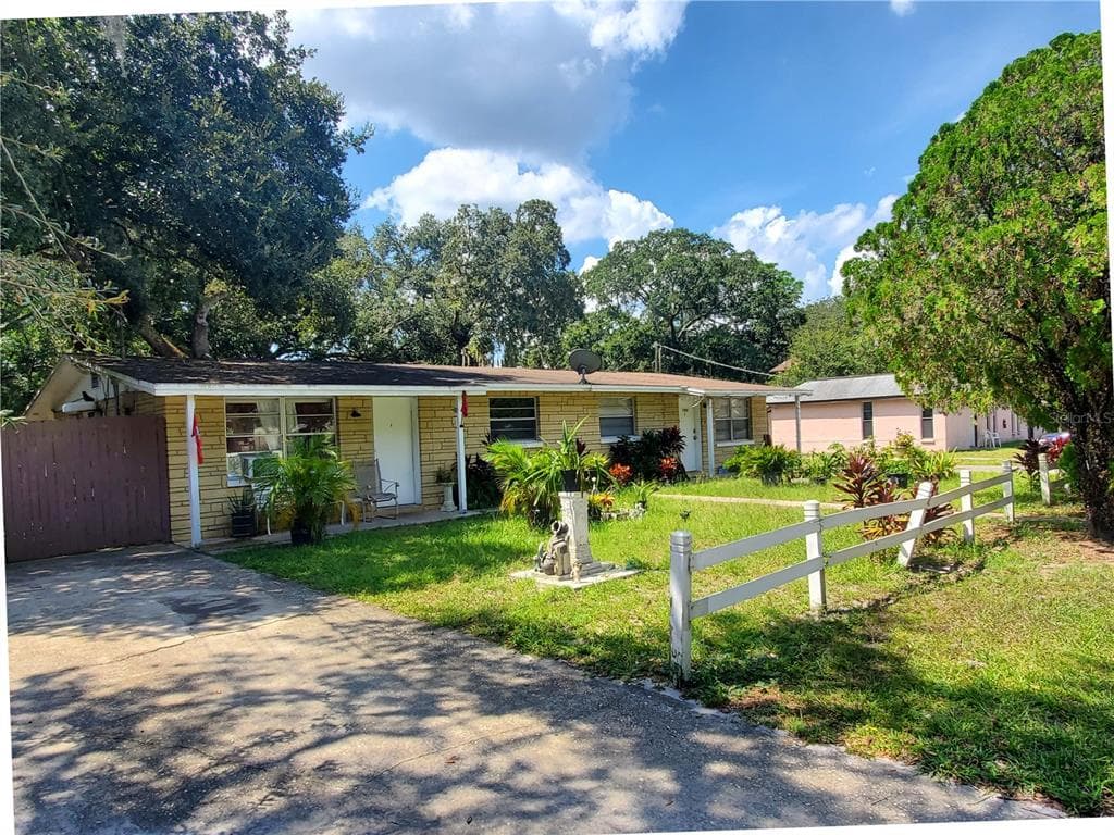 1525 E 142ND AVE AVENUE TAMPA, FL 33613