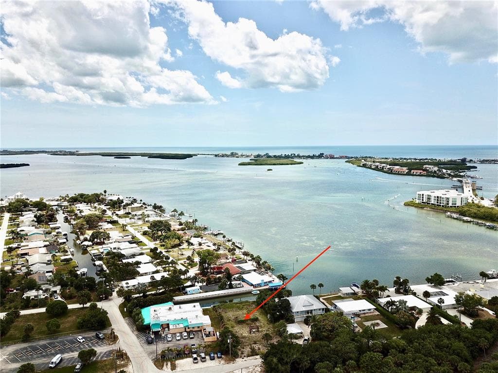 1390 AQUA VIEW ENGLEWOOD, FL 34223