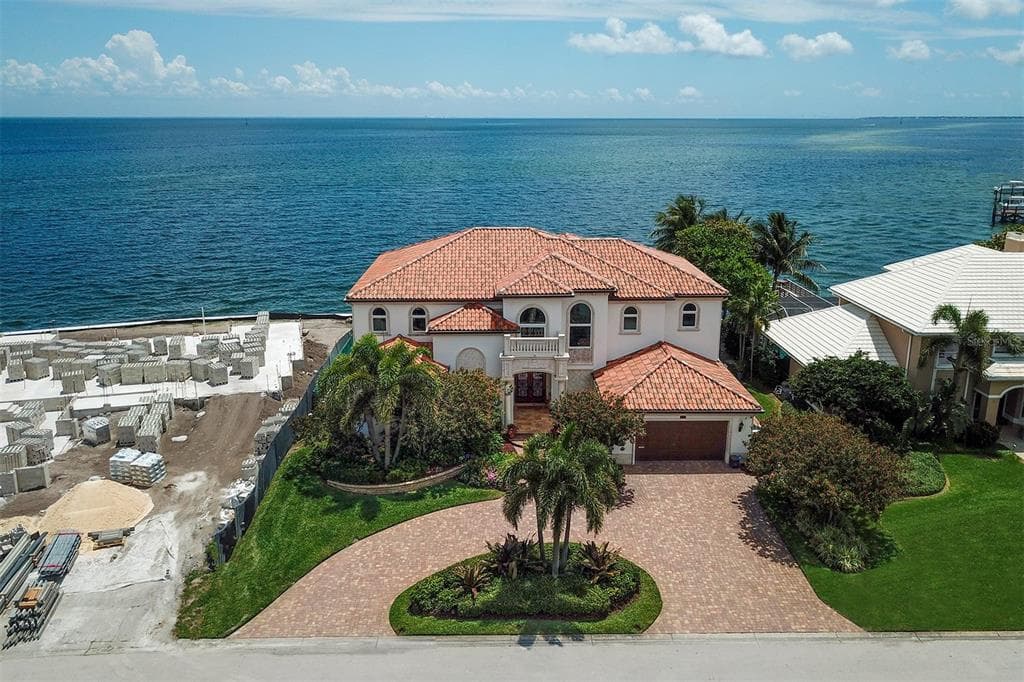 1990 CAROLINA CIRCLE NE ST PETERSBURG, FL 33703
