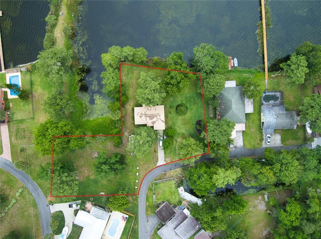 876 CR 454 LAKE PANASOFFKEE, FL 33538