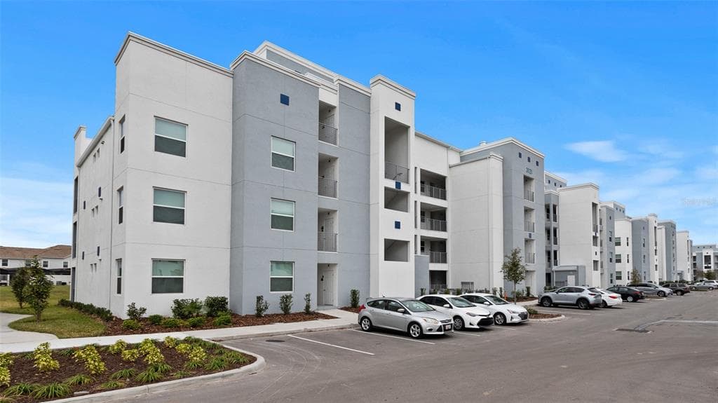 3161 PARADOX CIRCLE UNIT 402 KISSIMMEE, FL 34746