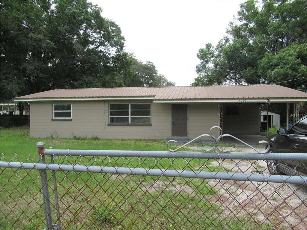 4701 W SAM ALLEN ROAD W PLANT CITY, FL 33565
